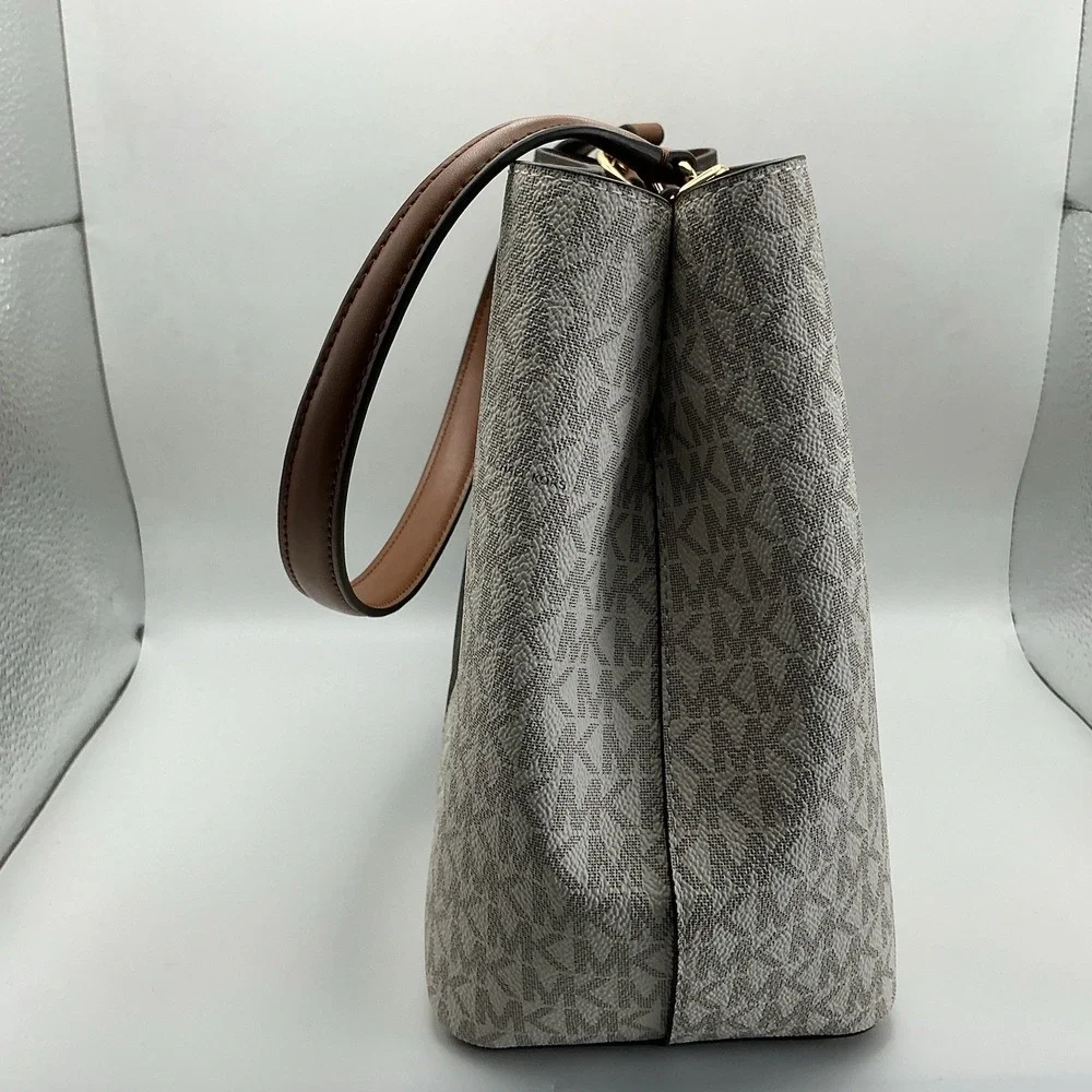 Michael Kors authentic michael